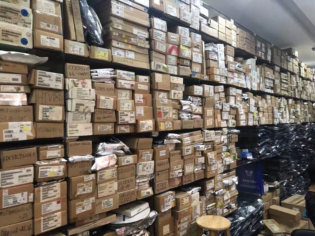 In voorraadstm32f071v8t7 100-LQFP 14x14 256KB FLITS met 32 bits de van geïntegreerde schakelingen 64UFBGA van IC MCU