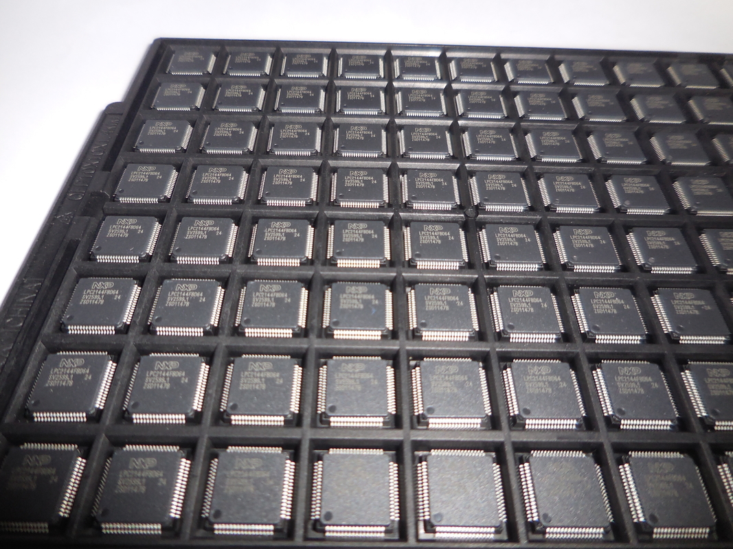 Van LPC2144FBD64 QFP64 Microcontroller van Spaanderic Van geïntegreerde schakelingen Gloednieuwe Originele Ongebruikt